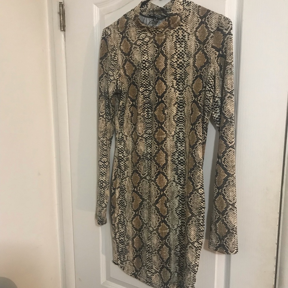 Skin dress - Picture 2 of 3